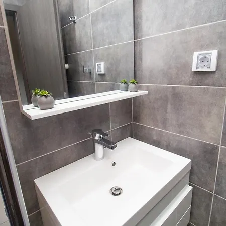 Vista Suites *