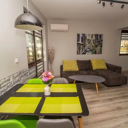 Vista Suites Apartment *