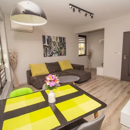 Vista Suites *